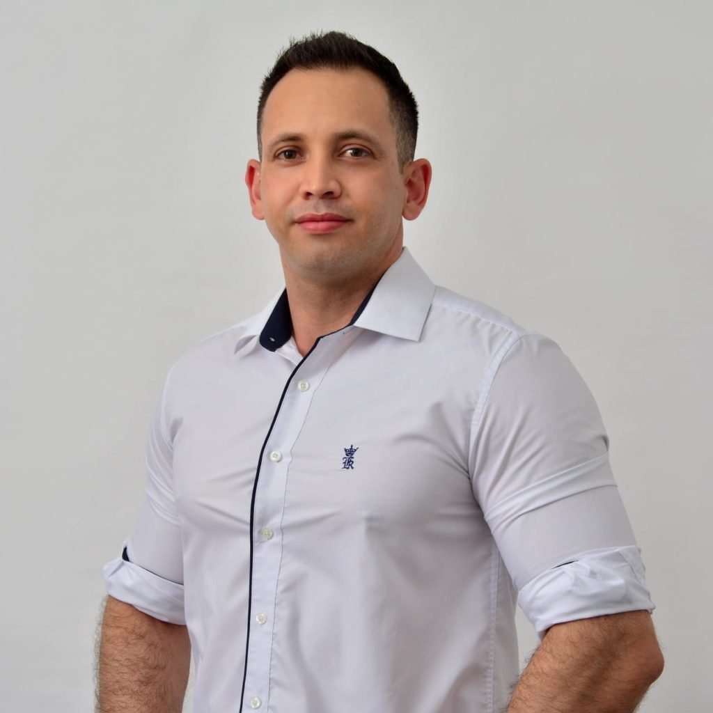 Alunos em treinamento na Global Training Technology